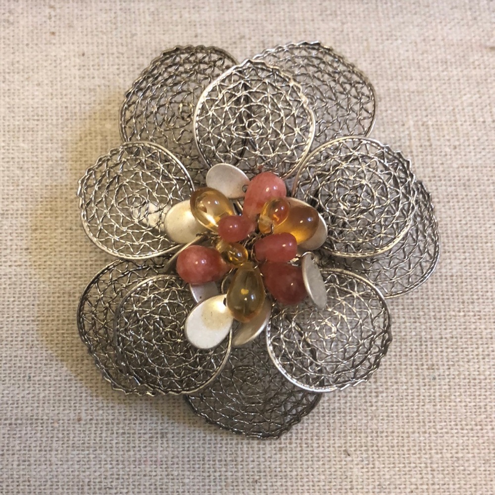 💥3 for $10💥 Vintage costume jewelry - brooch!